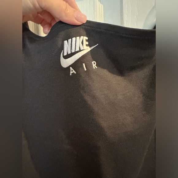 Nike top - Picture 4 of 5